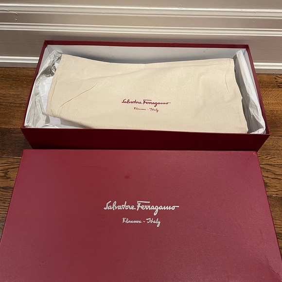 Salvatore Ferragamo boots - Picture 2 of 11